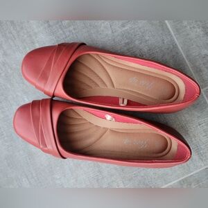 Elegant Coral Women's Flats
